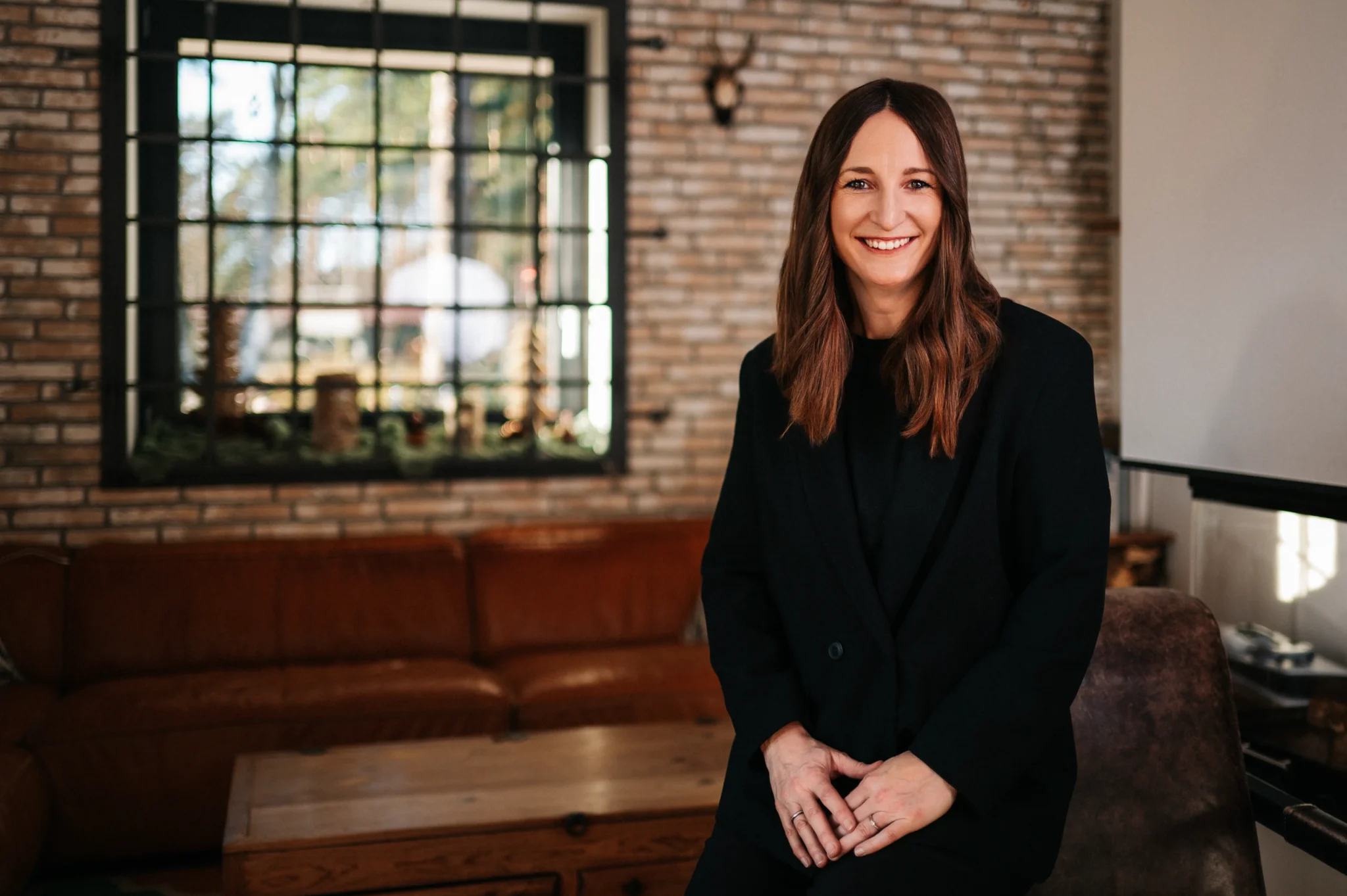 Personal Branding Stories in Potsdam Das Branding für Dich und starke Marken Personal Branding Stories in Potsdam sind das A und O für einen professionellen Auftritt. Sie bringen Deine Persönlichkeit zum Ausdruck, steigern Deine Sichtbarkeit und ziehen genau die Kunden an, die Du Dir wünschst. Mit authentischen sowie überzeugenden Bildern hebst Du Deinen Expertenstatus hervor, stellst somit eine persönliche Bindung her und unterstreichst die Wertigkeit Deiner Marke.