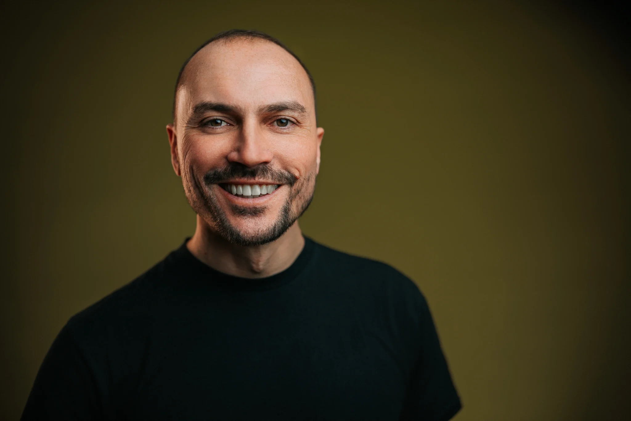 Kreative Business-Portraits für Selbstständige und Unternehmer im Potsdamer Studio oder mit dem mobilen Studio on Location.