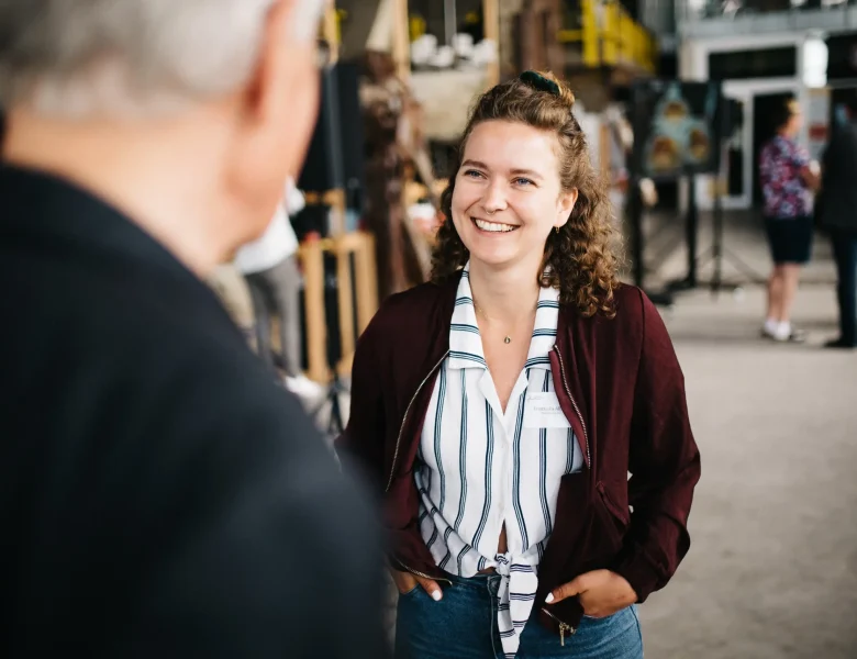 Starke Veranstaltungsfotografie - lockere Gesprächsrunde auf dem Tourismustag im Havelland 2024 - Steven Ritzer
